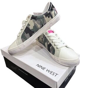 Nine West Sneaker